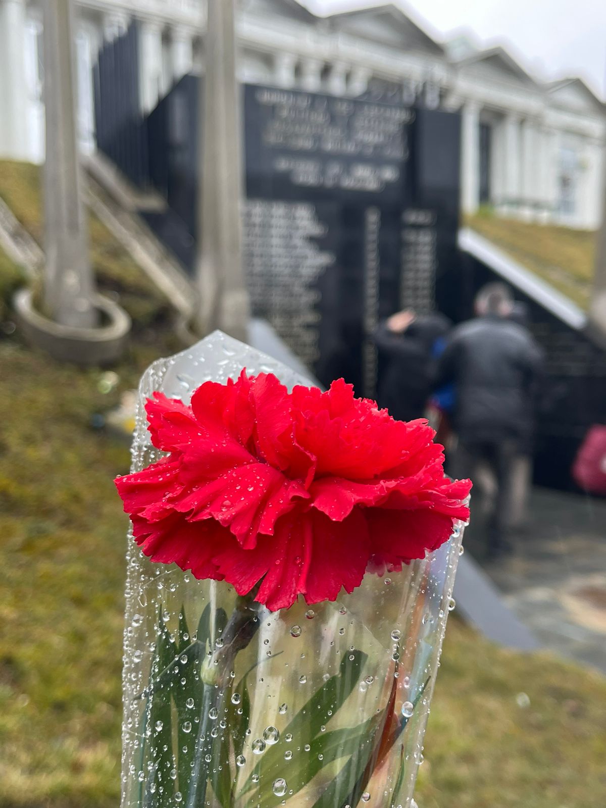 Romería al Memorial de los DDHH del Cementerio de Punta Arenas se efectuó este domingo