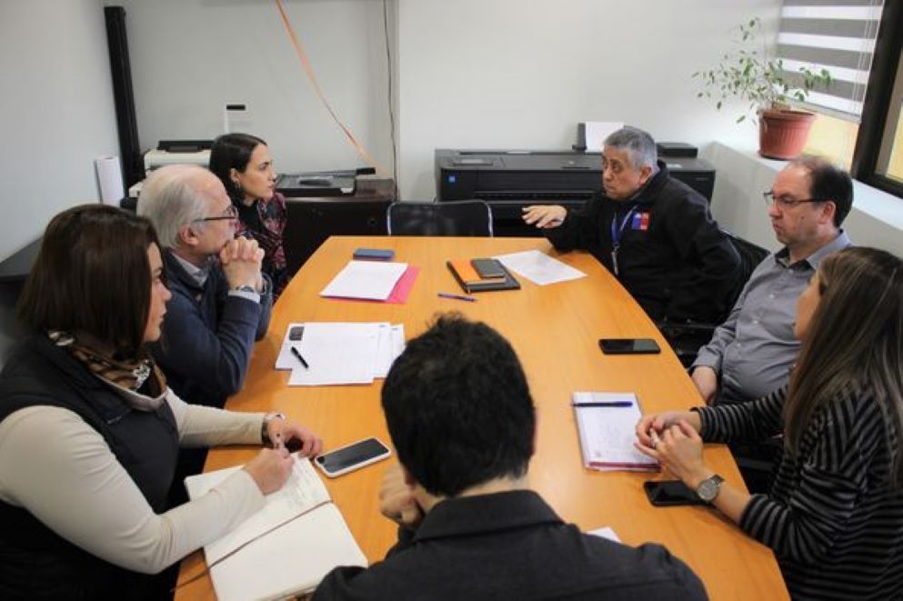 SEREMI de Obras Públicas y Alcaldesa de Río Verde se reúnen para coordinar proyectos que se ejecutan en esa comuna rural