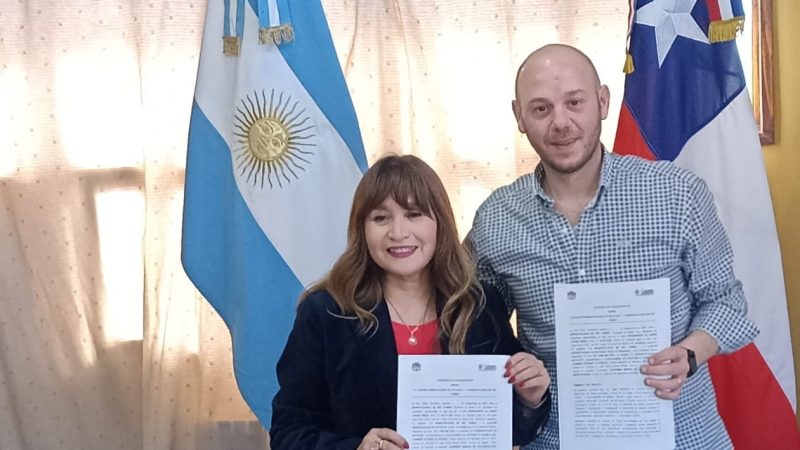 Municipalidades de Puerto Natales y Río Turbio (Santa Cruz, Argentina) firman convenio de cooperación para desarrollar iniciativas de beneficio en ambas localidades