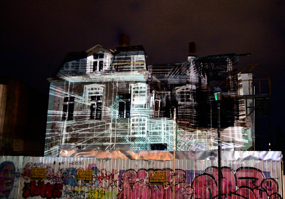 Impactó causó anoche la intervención lumínica sobre ruinas de la Casa de Colón N° 636 de Punta Arenas
