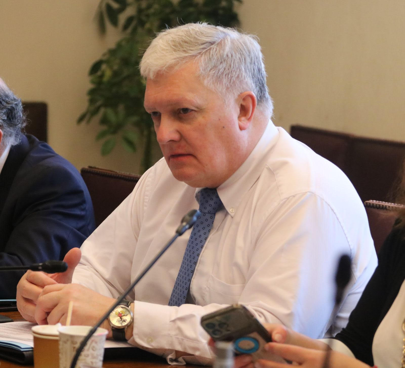 Senador Alejandro Kusanovic solicita que taxistas puedan acceder al subsidio nacional para el transporte público de pasajeros