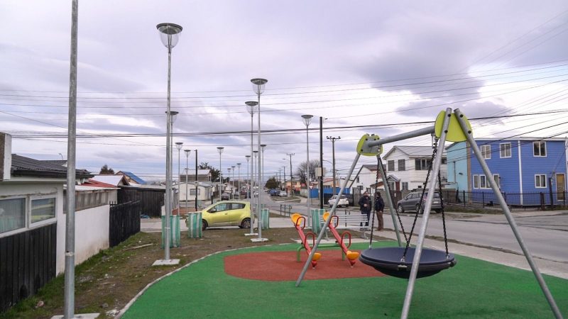 Municipio de Punta Arenas finalizó trabajos de mejoramiento de 59 plazoletas del sector surponiente