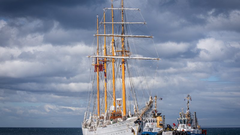 Buque Escuela Esmeralda continuó su crucero de instrucción hacia el centro del país