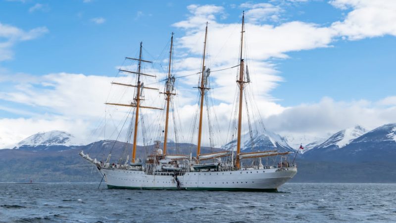 Buque escuela “Esmeralda” recaló en Punta Arenas procedente de Puerto Williams