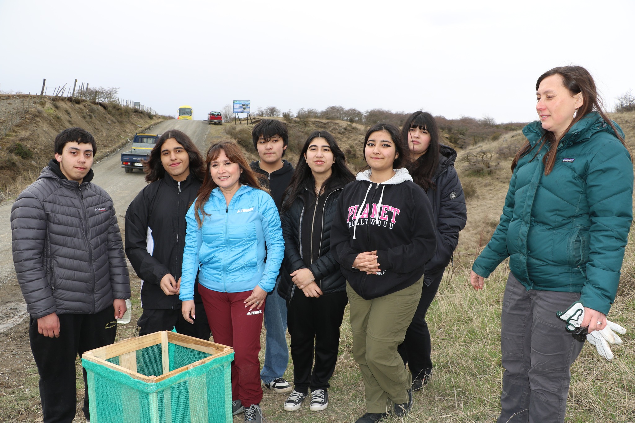 Erradicando Microbasurales: Municipalidad de Natales realizó la plantación de especies nativas en sector San Sebastián