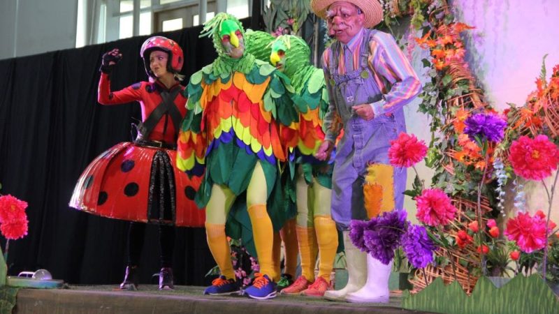 Ministerio de las Culturas realizó exitosa presentación de la obra «Gran Carnaval del Jardín» en el Liceo Bicentenario Hernando de Magallanes de Porvenir