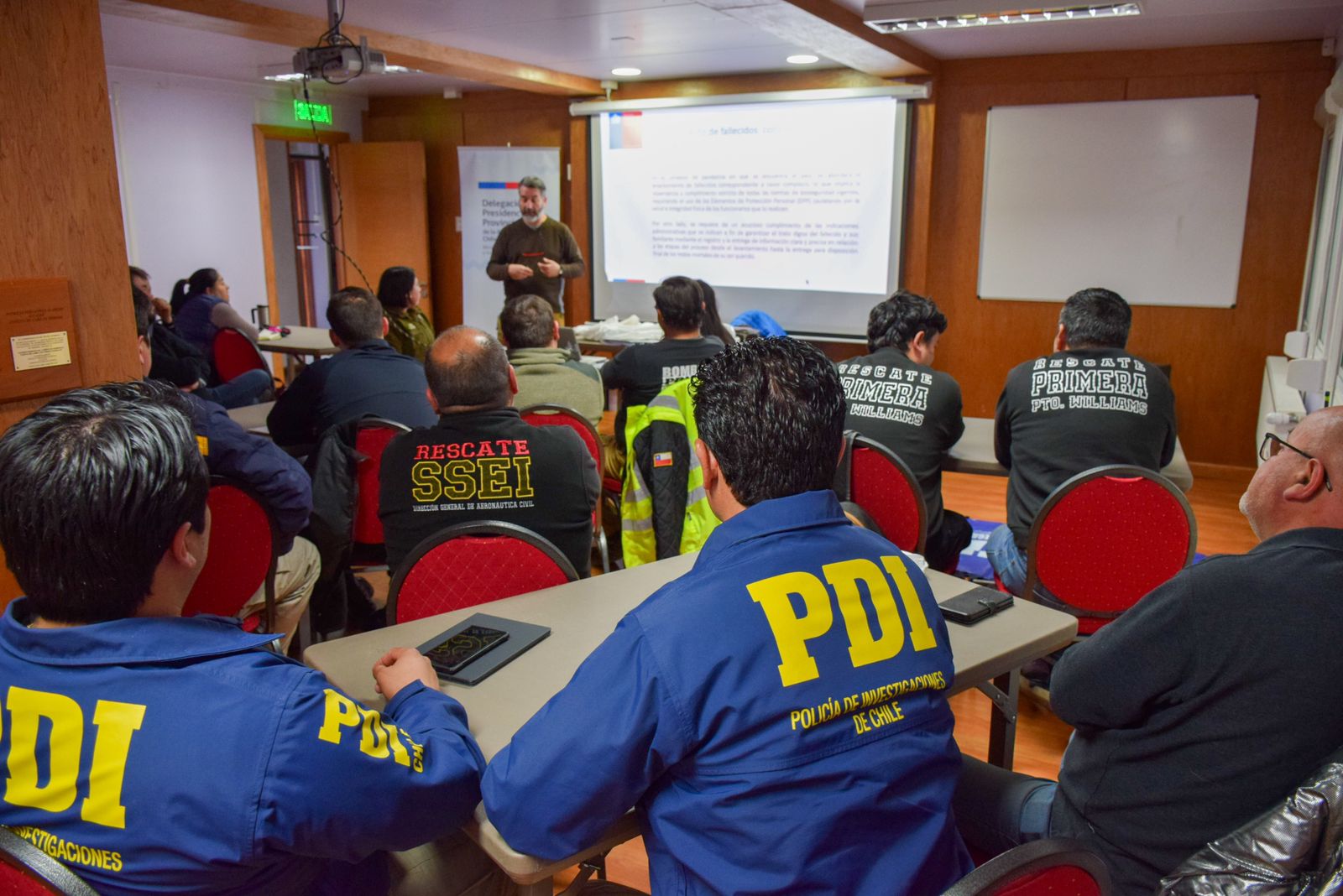 Servicio Médico Legal realiza curso de capacitación a funcionarios públicos en Puerto Williams