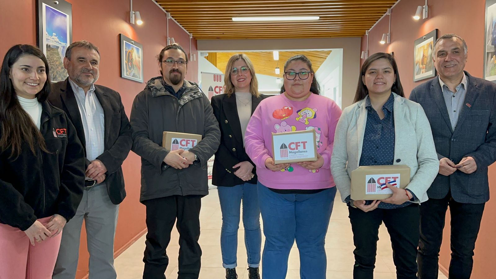 CFT de Magallanes premió a ganadores de Concurso de fotografía en inauguración de Espacio Cultural en su sede Porvenir