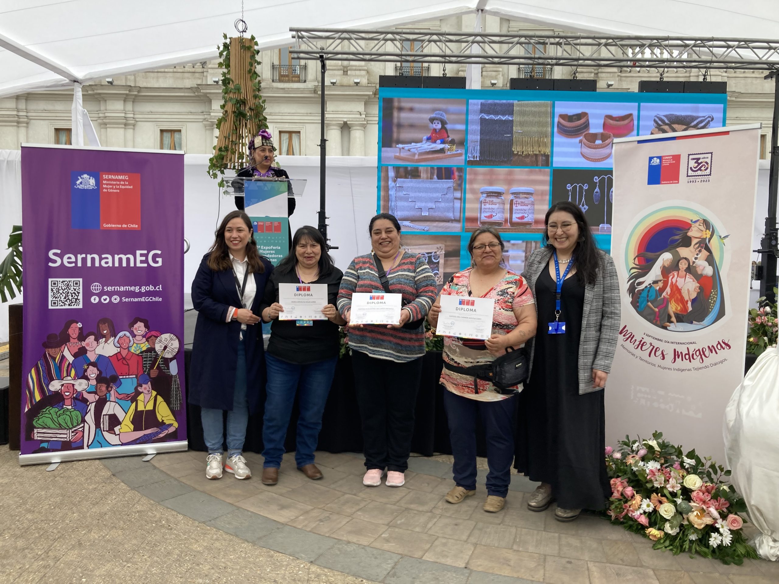SernamEG y CONADI realizan la X Expo Feria de Mujeres Emprendedoras Indígenas | 3 magallánicas representaron a su región