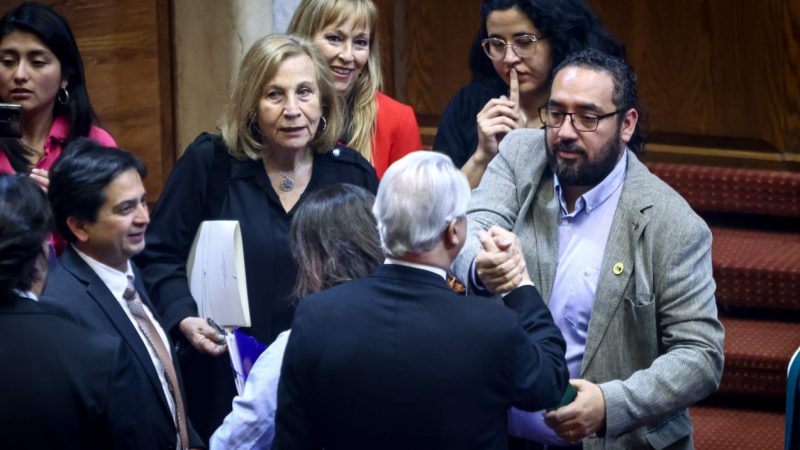 Congreso despacha a ley el proyecto que termina con la doble Evaluación Docente y fortalece la labor pedagógica