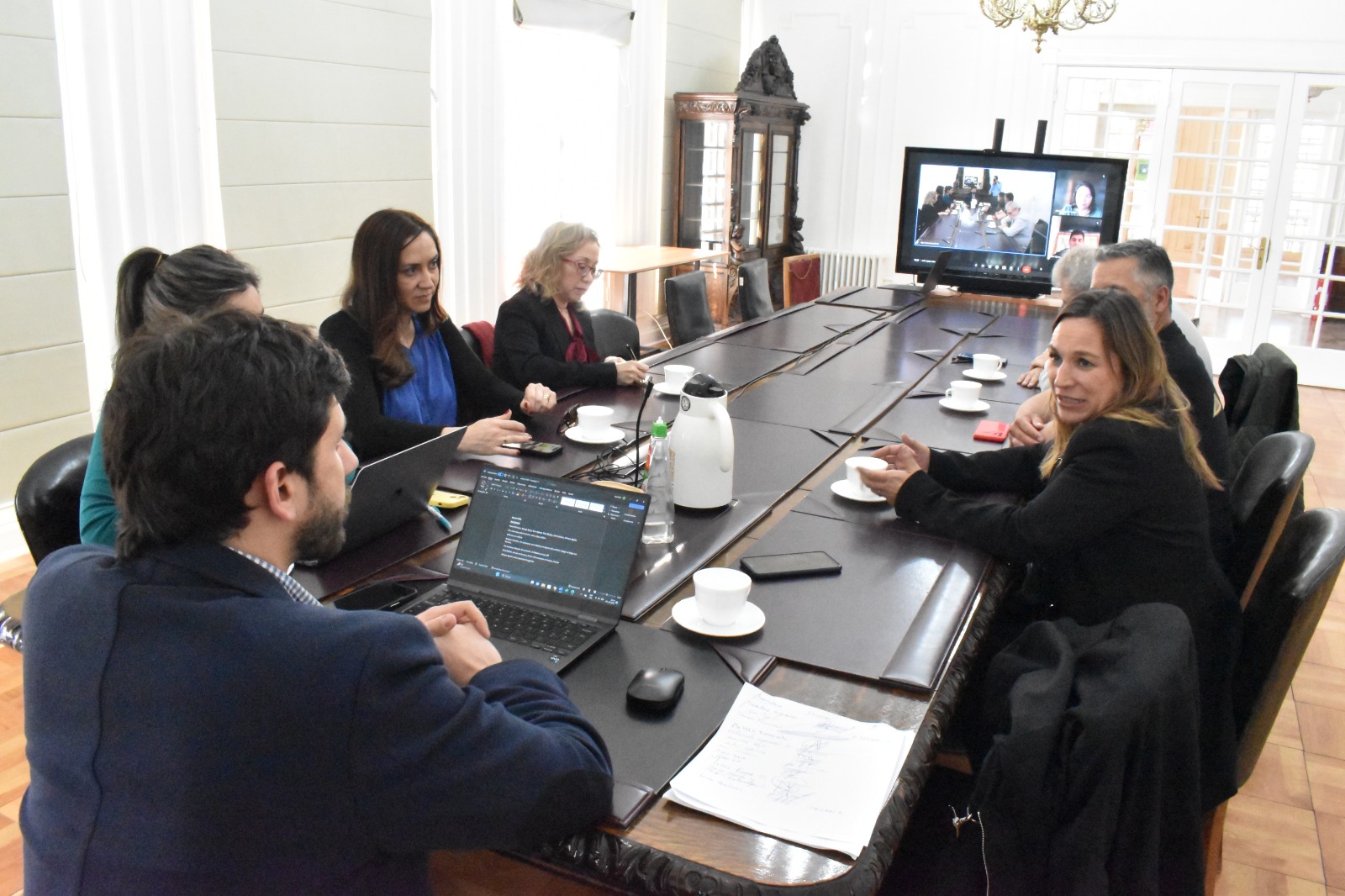 Gremios del Turismo de Magallanes se reúnen con Delegado Presidencial José Ruiz Pivcevic para abordar temas claves