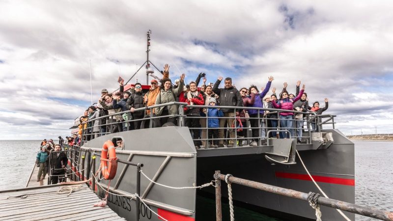 El Holding de Turismo Solo de Zaldivar Inaugura Temporada 2023-2024 a Bordo del Catamarán Magallanes 500