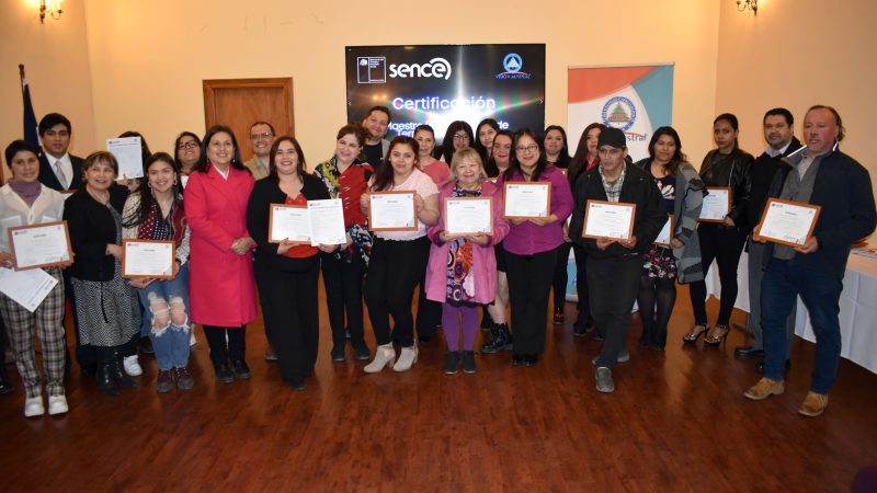 SENCE certificó a 41 nuevas maestras y maestros de la construcción en la región de Magallanes