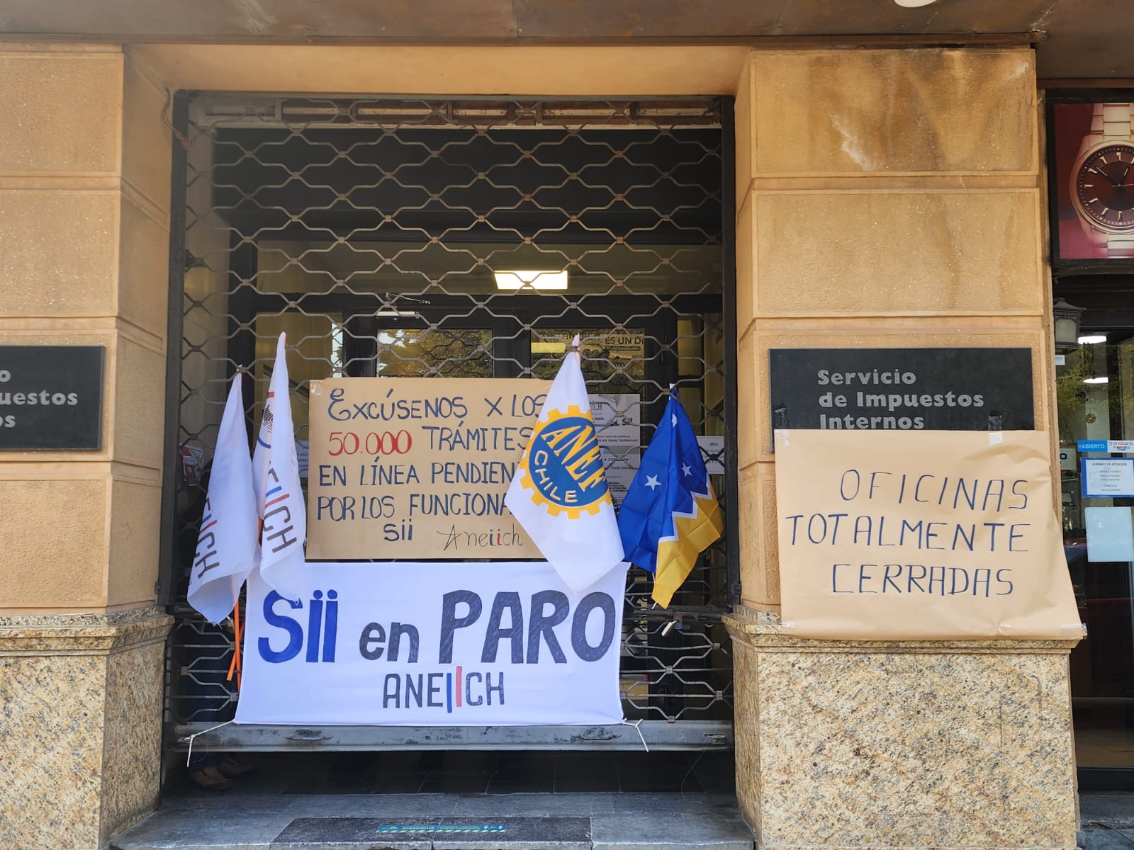 Gremio de funcionarios suspendió hoy la atención de público en el Servicio de Impuestos Internos en Punta Arenas