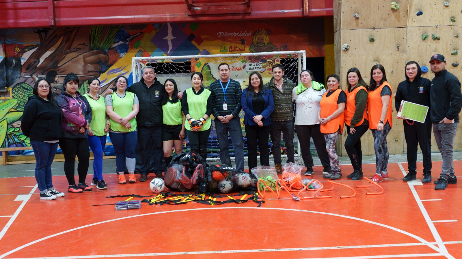 Mujeres de Puerto Williams se empoderan para el desarrollo del deporte
