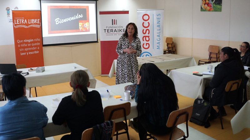 Gasco Magallanes respalda nivelación en lecto escritura de alumnos de Escuela España