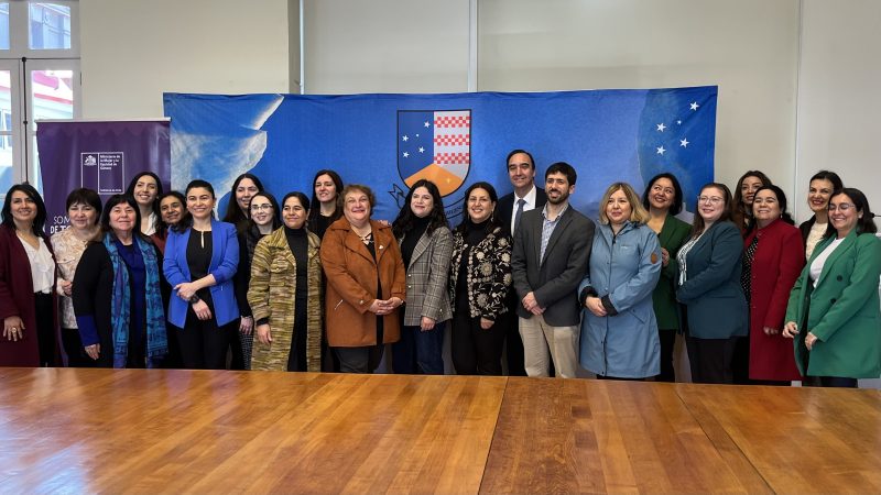 Convenio de colaboración busca fomentar inserción laboral femenina en industria del Hidrógeno Verde
