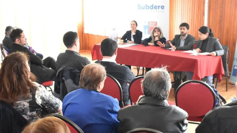 SEREMI de Desarrollo Social y la SUBDERE Magallanes se reúnen con Junta de Vecinos Mauricio Braun de Punta Arenas