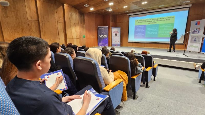 SEREMI de Salud y Servicio de Salud Magallanes organizaron seminario sobre Salud Mental para estudiantes universitarios en Punta Arenas