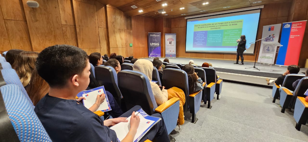 SEREMI de Salud y Servicio de Salud Magallanes organizaron seminario sobre Salud Mental para estudiantes universitarios en Punta Arenas