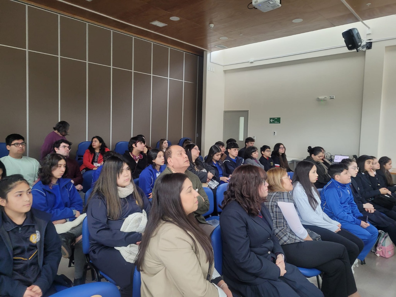 Docentes y estudiantes del Instrumento IIE de PAR Explora Magallanes se capacitaron en nuevos enfoques didácticos de las matemáticas y roles y estereotipos de género en el aula