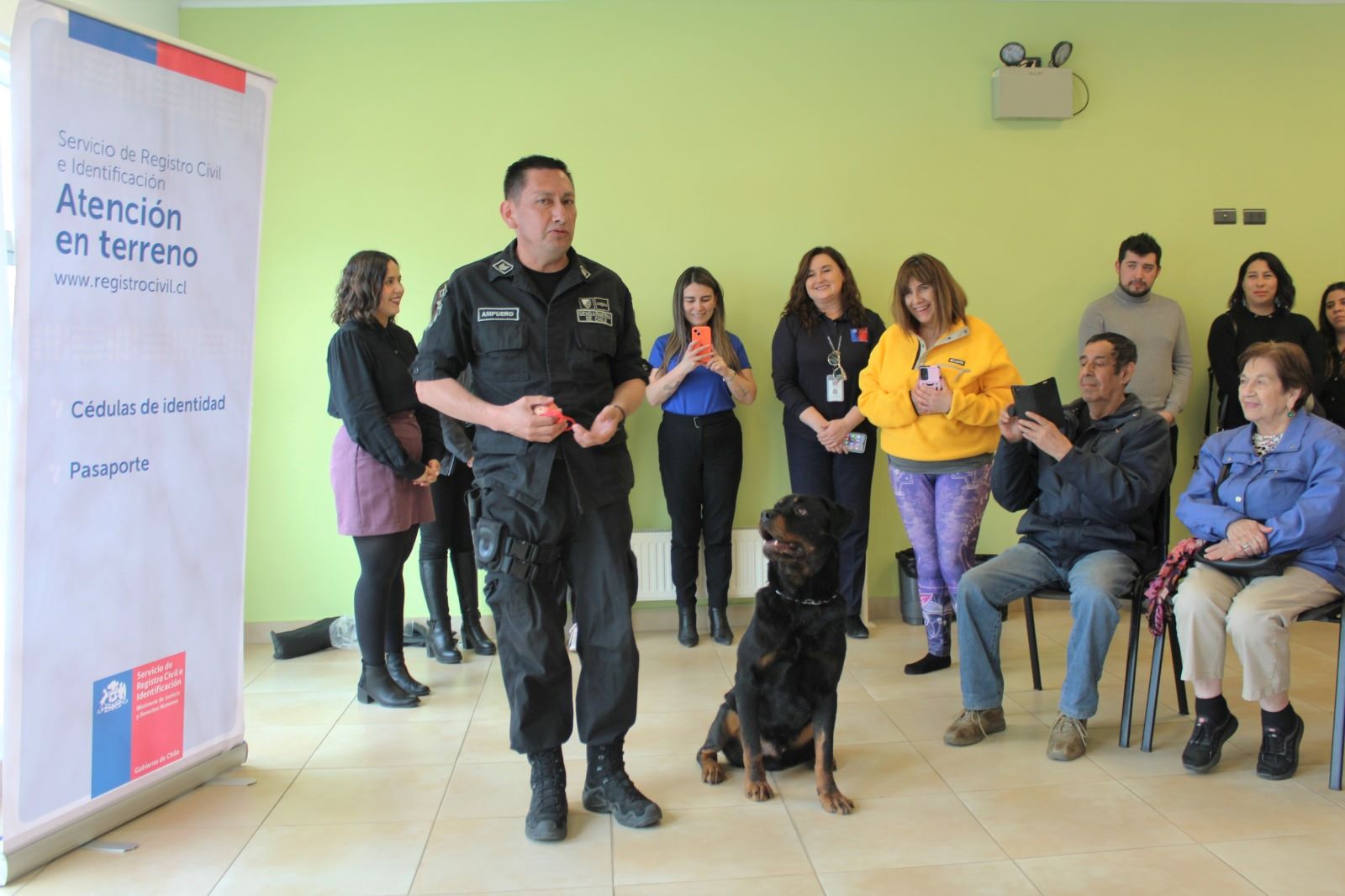 Servicios de Justicia realizaron jornada «Tardes Doradas» en el Centro Diurno Referencial para Adultos Mayores de Punta Arenas