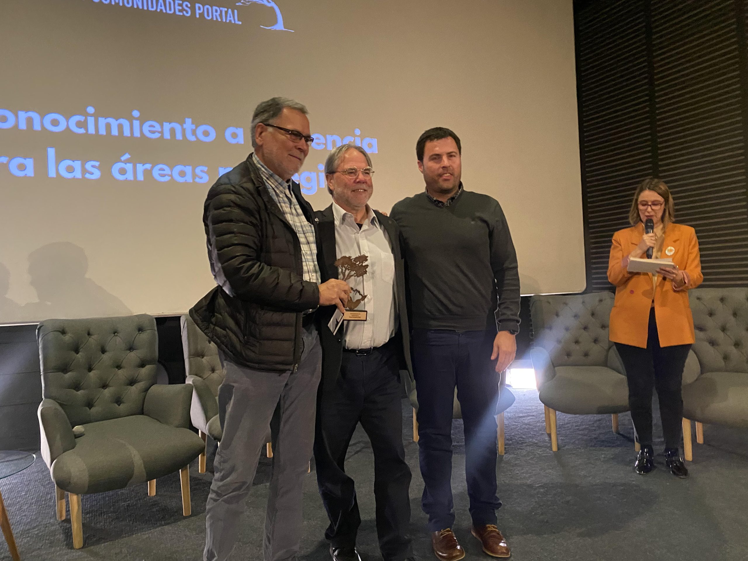 Investigador de Magallanes Ricardo Rozzi recibe premio por su aporte a las Areas protegidas