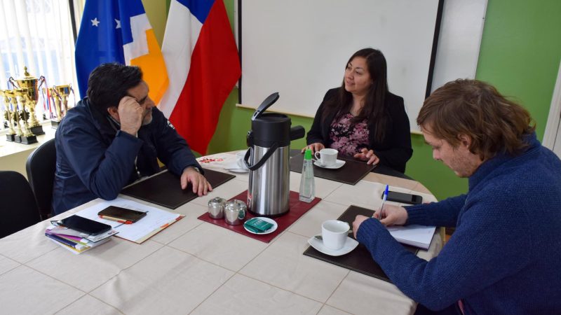 Director regional del Instituto Nacional de Derechos Humanos visita Puerto Williams y se reúne con la Delegada Presidencial Provincial