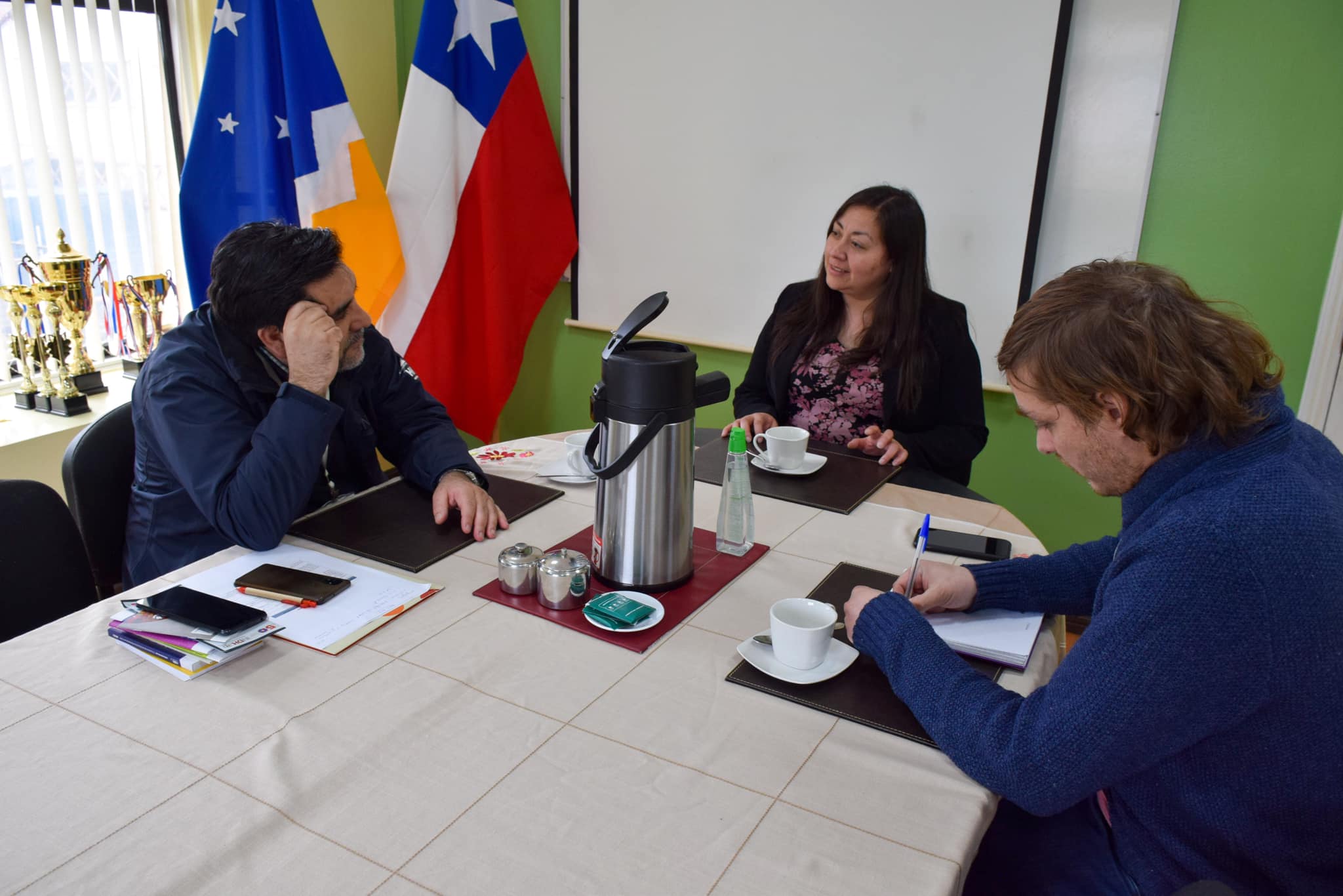 Director regional del Instituto Nacional de Derechos Humanos visita Puerto Williams y se reúne con la Delegada Presidencial Provincial