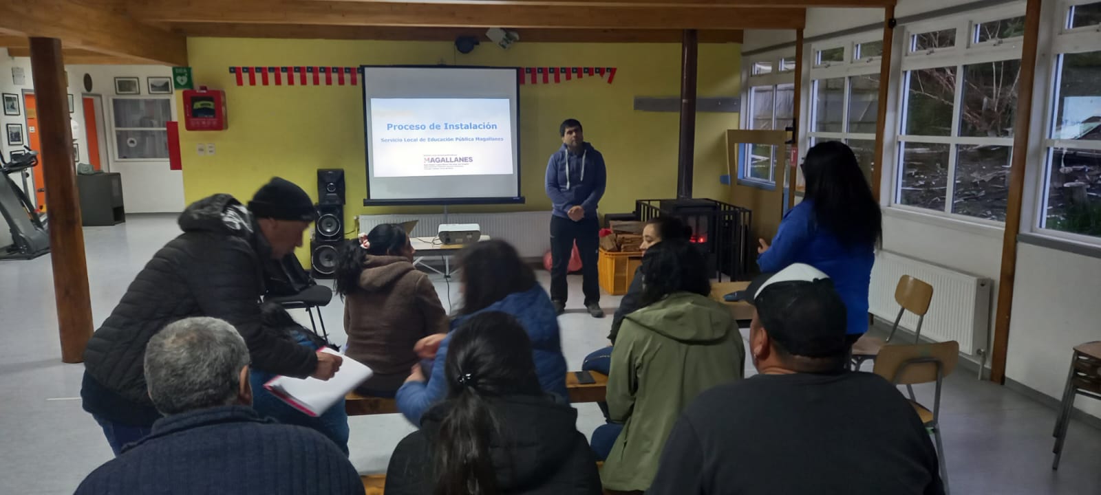 Escuela de Puerto Edén mantendrá su sello intercultural tras su traspaso al nuevo sistema de Educación Pública