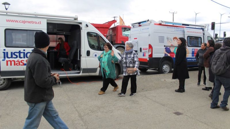 Operativo de Atenciones ciudadanas realiza la SEREMI de Justicia en el Barrio 18 de Septiembre de Punta Arenas