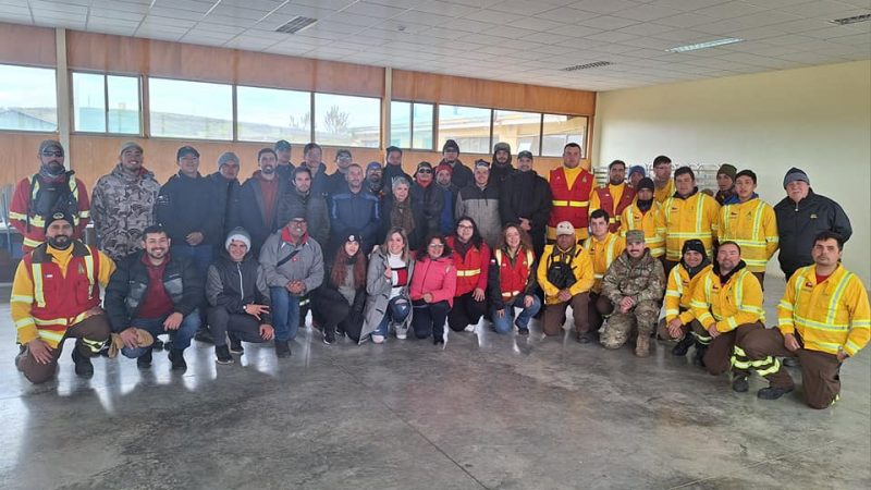 Delegación Provincial de Tierra del Fuego despidió agradecida a Bomberos brigadistas de las regiones de Valparaíso y O’Higgins