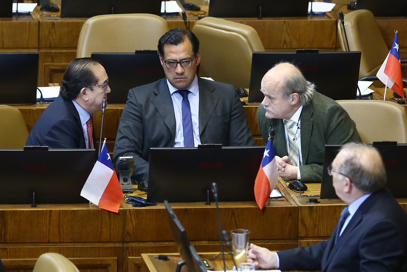 Solicitan en la Cámara de Diputados pago de asignación de movilización para trabajadores | Propuesta del diputado Christian Matheson y otros parlamentarios