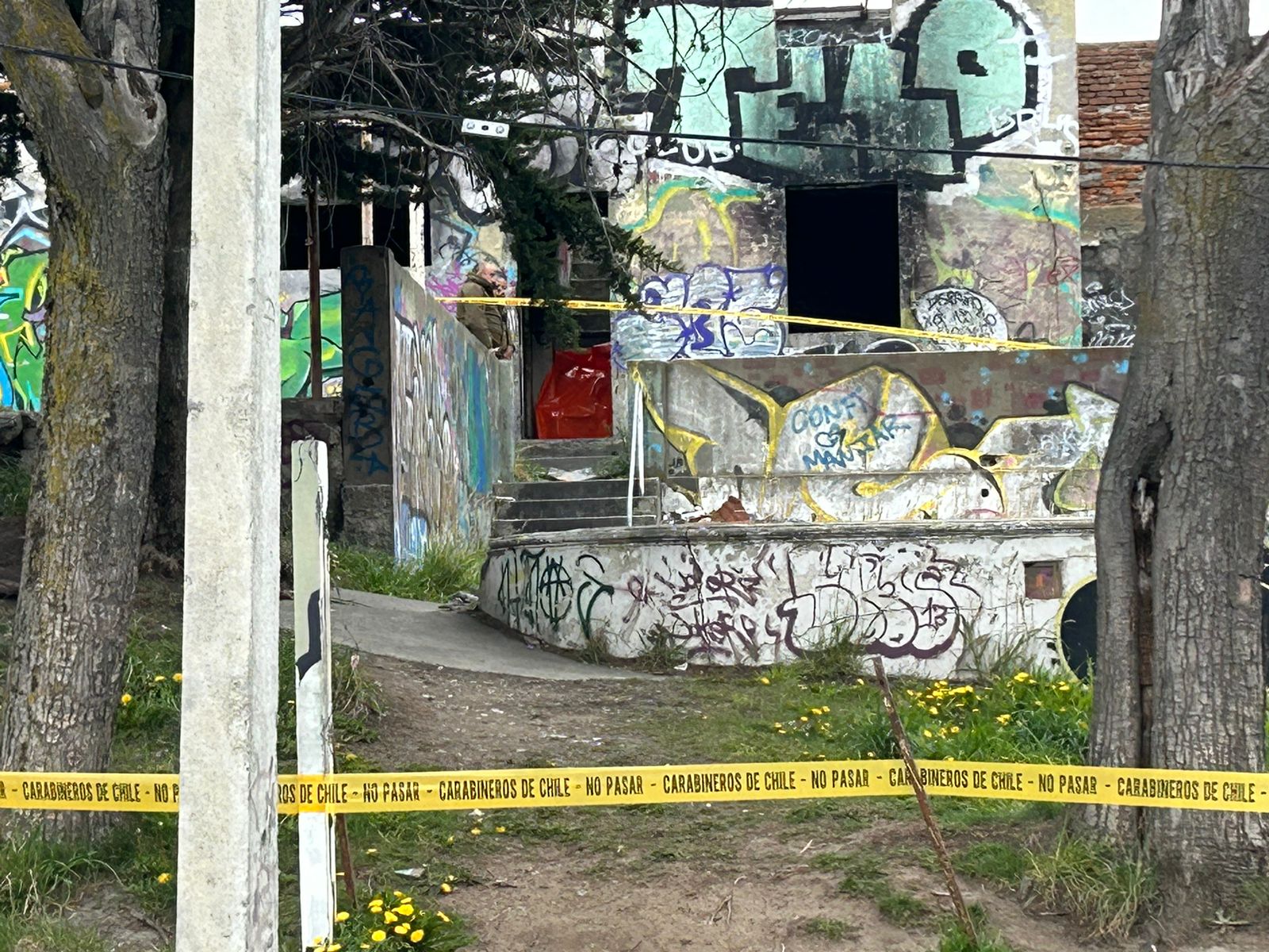 Encuentran una persona fallecida en un sitio eriazo del sector Cerro de la Cruz de Punta Arenas