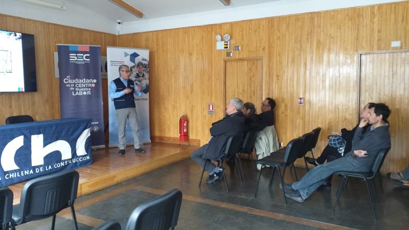 Superintendencia de Electricidad y Combustibles SEC Magallanes, capacita a funcionarios de colegios subvencionados particulares sobre uso seguro del gas para prevenir eventuales accidentes