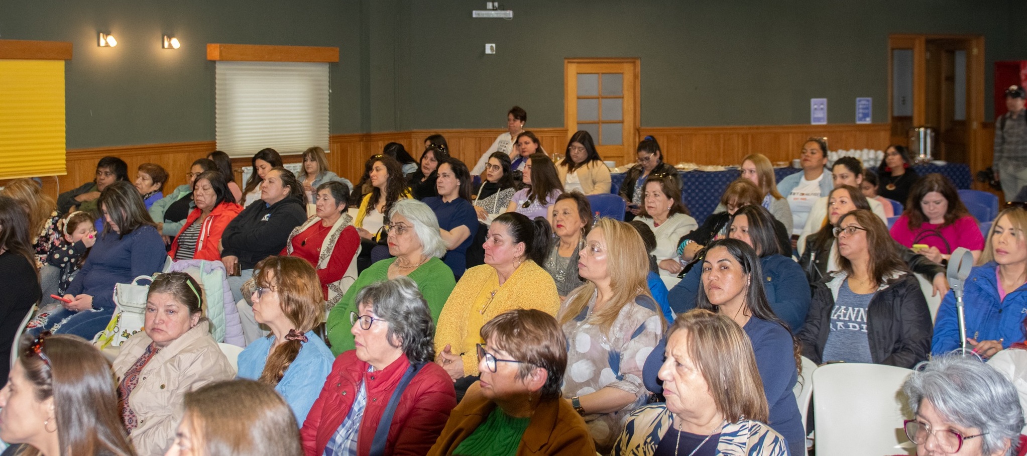 En el Día Internacional de la Eliminación de la Violencia contra las Mujeres, se realizó en Puerto Natales conversatorio denominado ‘’Saberes Colectivos’’.
