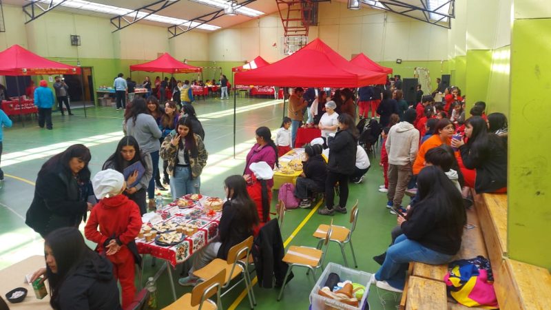 Exitosa y concurrida Feria Gastronómica Escolar Saludable se realizó en la Escuela Bernardo O’Higgins de Porvenir | Pinguinos Cocineros