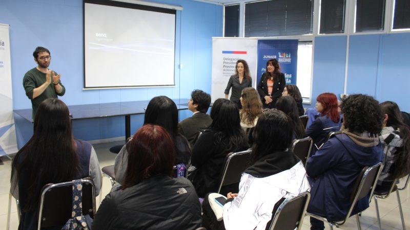 Taller sobre Responsabilidad Penal de Adolescentes se realizó para jóvenes en Puerto Natales