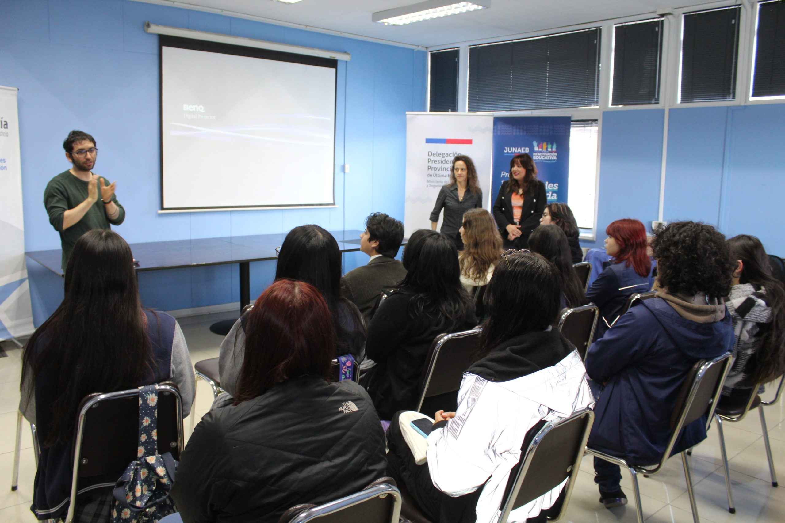 Taller sobre Responsabilidad Penal de Adolescentes se realizó para jóvenes en Puerto Natales