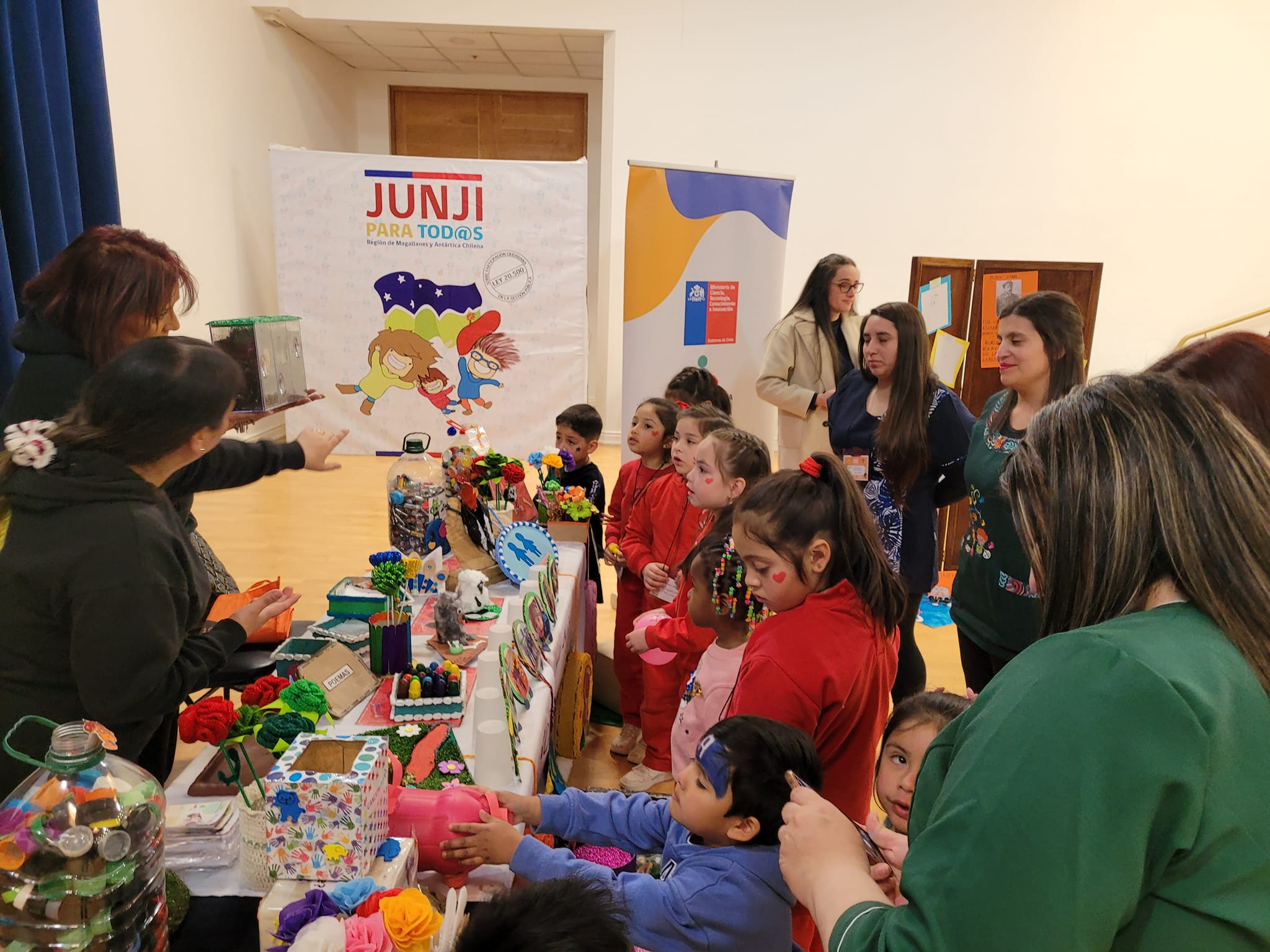 Niñas y niños de jardines infantiles de Punta Arenas disfrutaron de una jornada de entretención gracias al PIPE