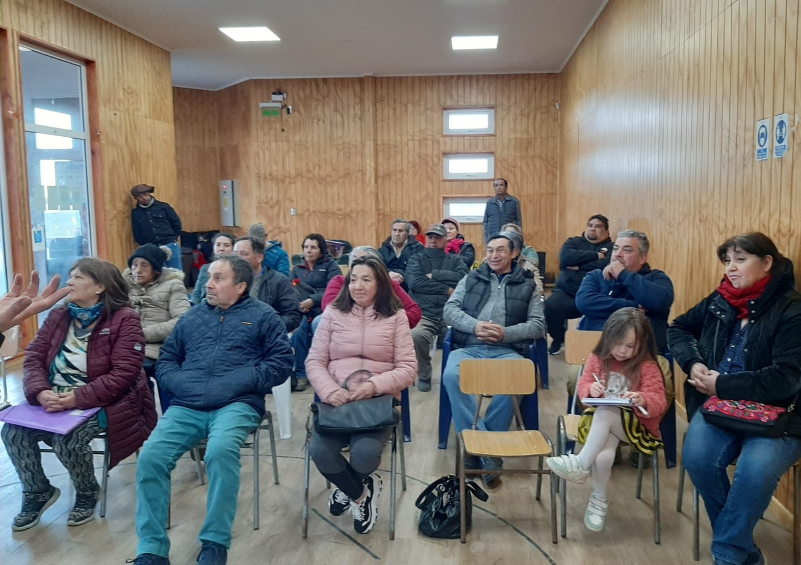Financiamiento de la SUBDERE permitirá la construcción de casetas sanitarias en 17 hogares del sector Sur de Punta Arenas