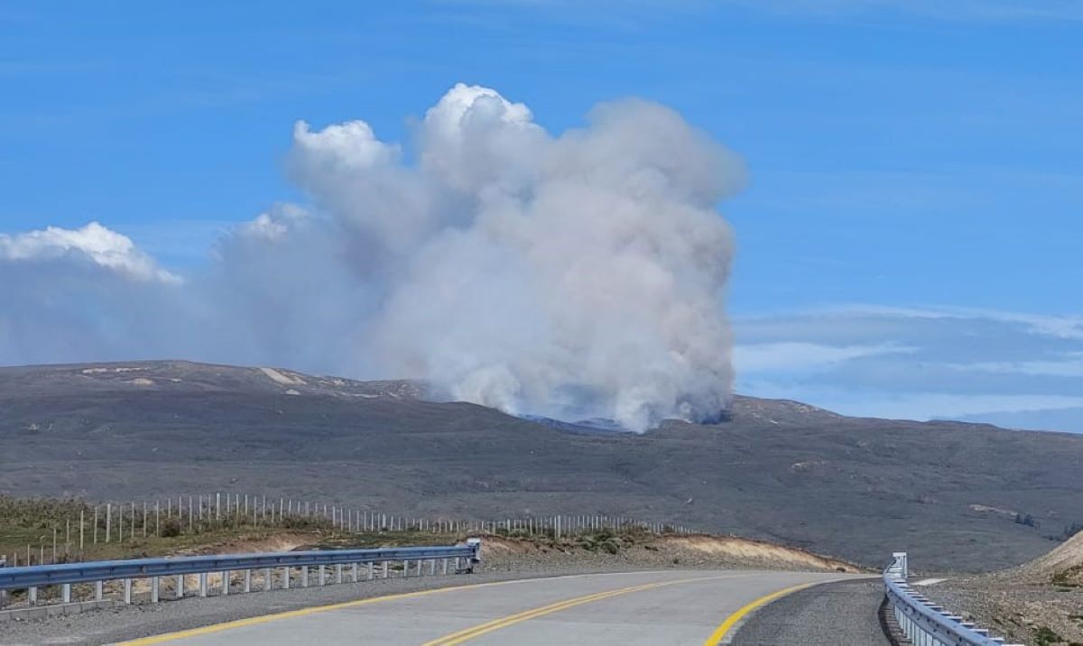 Se declara Alerta Amarilla por incendio en sector de estancia Las Mercedes en Tierra del Fuego | El predio es de propiedad del Ejército