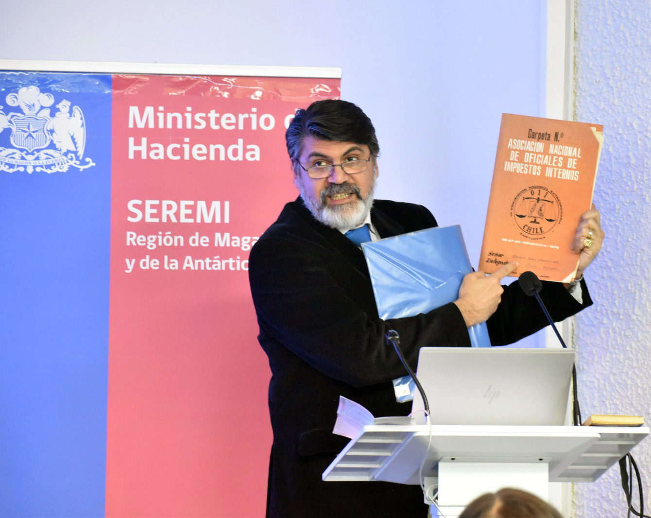 Hacienda reconoce probidad, profesionalismo y capacidades técnicas de funcionarios exonerados y ejecutados durante la dictadura en Magallanes