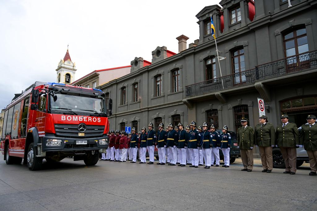 Bomberos recibió 3 carros bomba gracias al financiamiento del FNDR del Gobierno Regional de Magallanes
