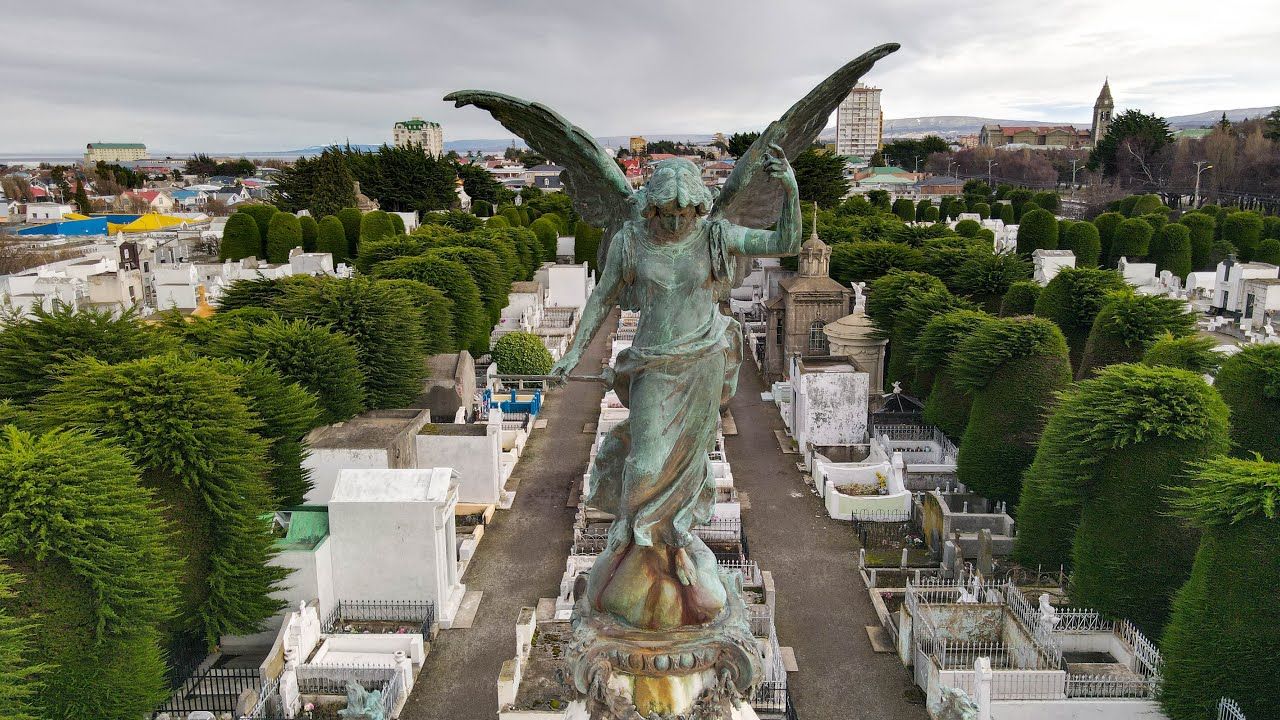 Masiva concurrencia este 1° de noviembre en el Cementerio Municipal Sara Braun de Punta Arenas