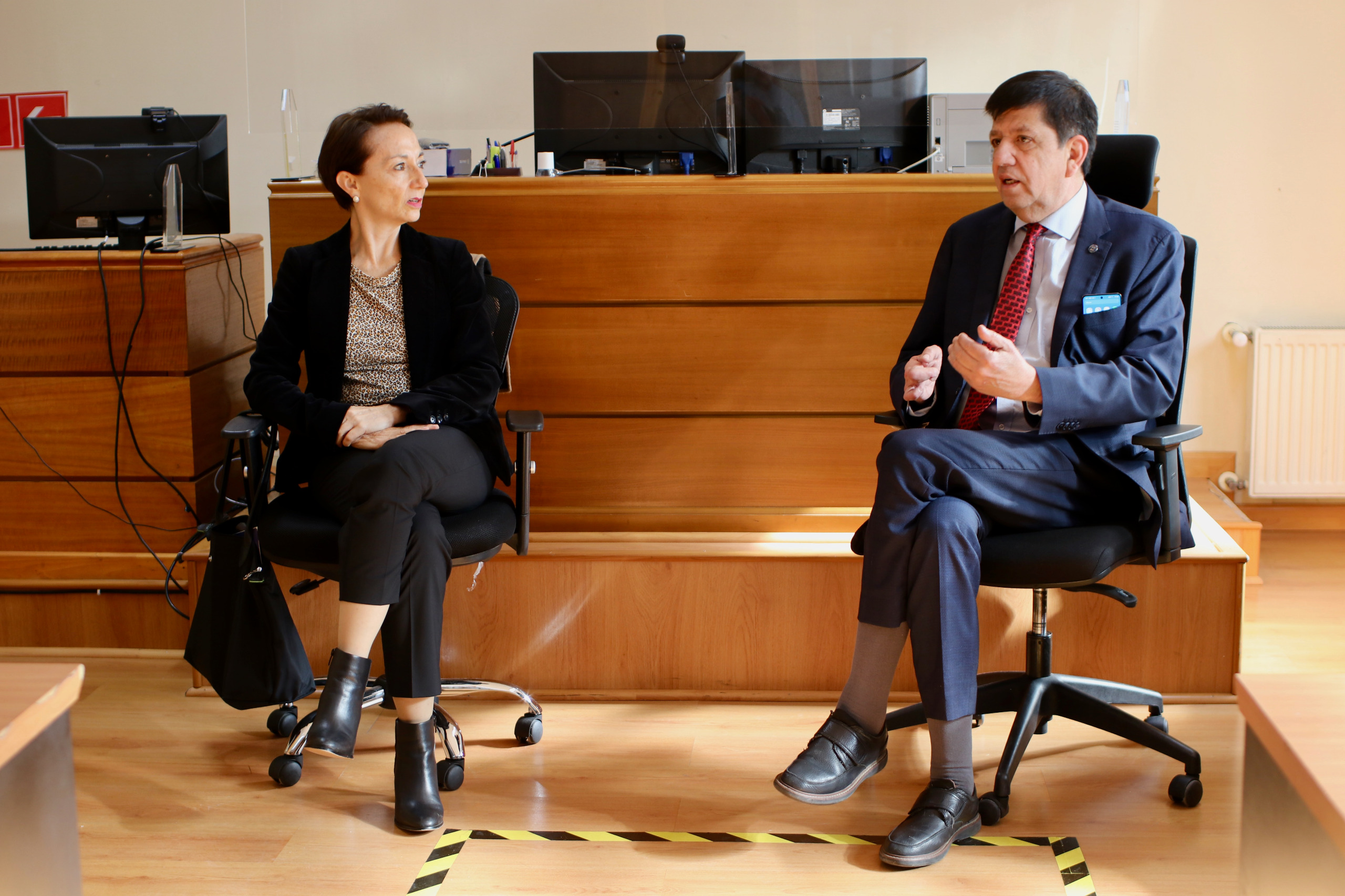 Ministra de la Corte Suprema Gloria Ana Chevesich visitó Juzgado de Porvenir y terreno donde se construirá  nuevo edificio para el tribunal