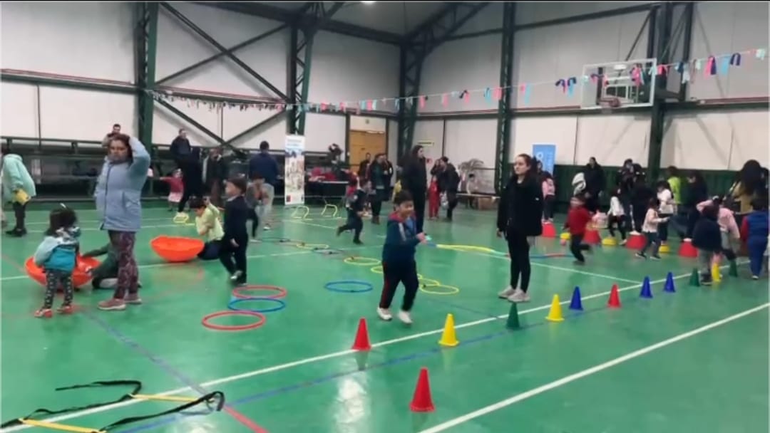 Socialización del Programa de Indagación sobre Primeras Edades del PAR Magallanes se ejecutó en Puerto Williams