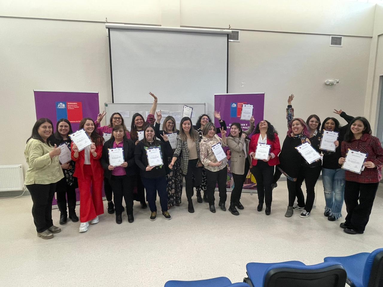 SERNAMEG destaca Escuela de Mujeres Líderes en Magallanes