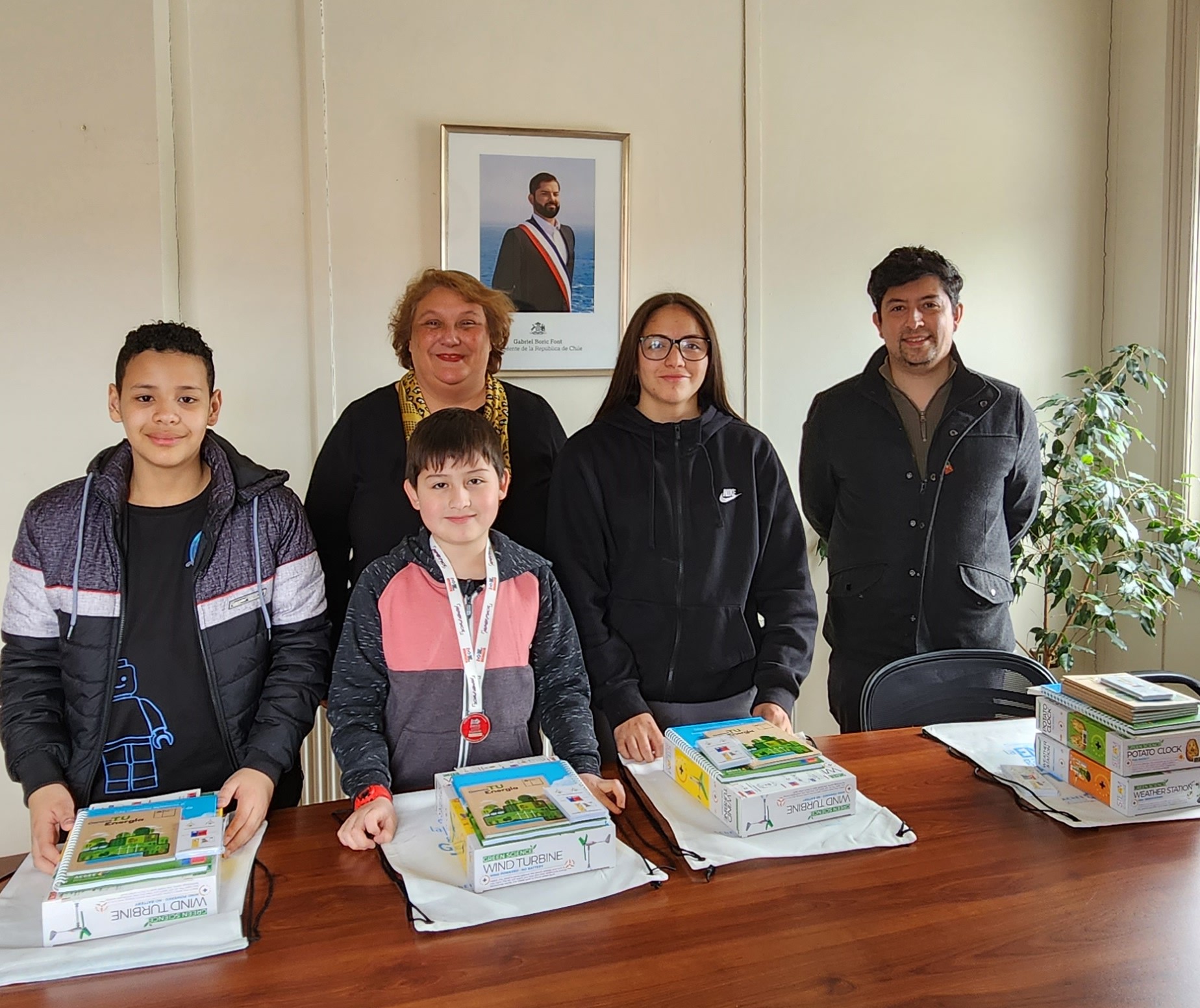 Tres niños magallánicos ganan 1er lugar en Torneo Regional de Robótica «First Lego League», categoría Challenge | Fueron recibidos y destacados por la SEREMI de Energía