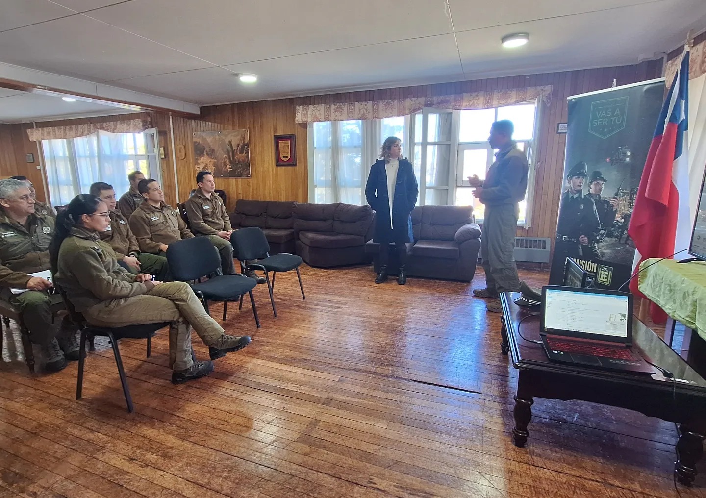 Curso sobre Derechos Humanos y Técnicas de Intervención Policial recibieron Carabineros de Tierra del Fuego